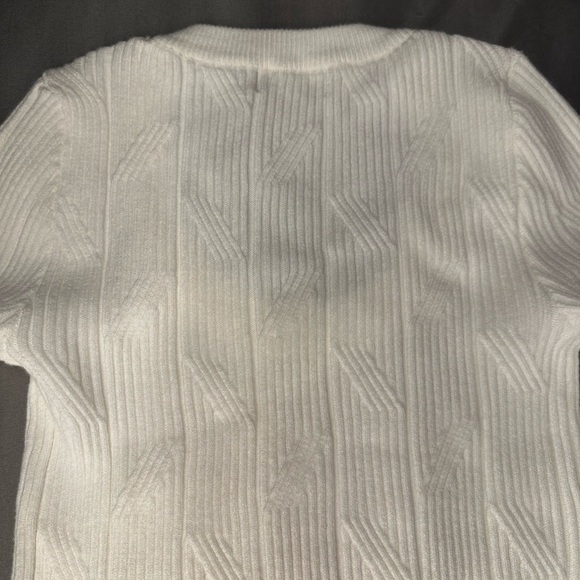White Sweater by Lulus with texture long sleeve and rounded neck New with Tags - Picture 8 of 8